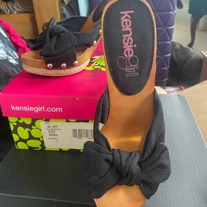 Kensie Girl Black Bow Sandals with Stud Accents